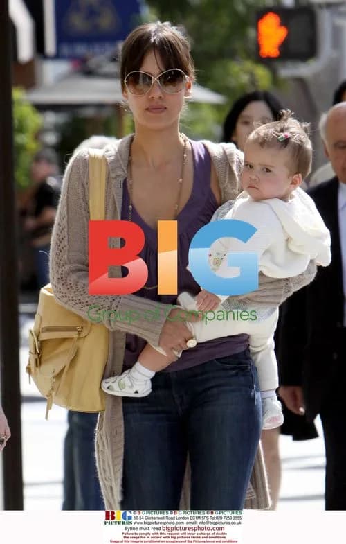 Jessica Alba and mom shop with baby Honor