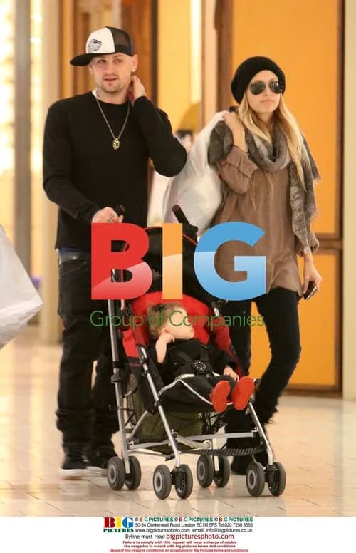 Nicole Richie and Joel Madden shop with daughter Harlow