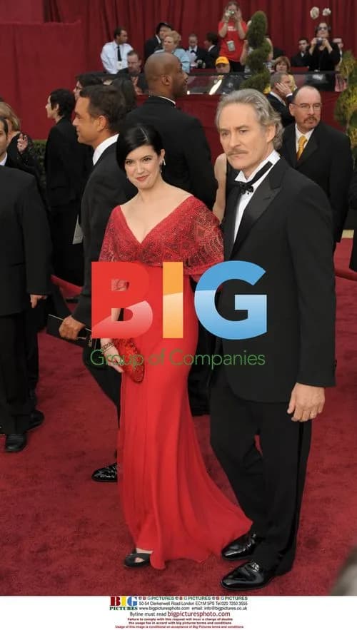 Kevin Kline and Phoebe Cates at 81st Oscars