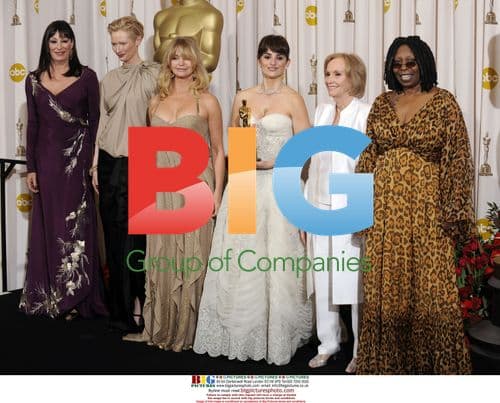 Celebs Backstage at 2009 Oscars