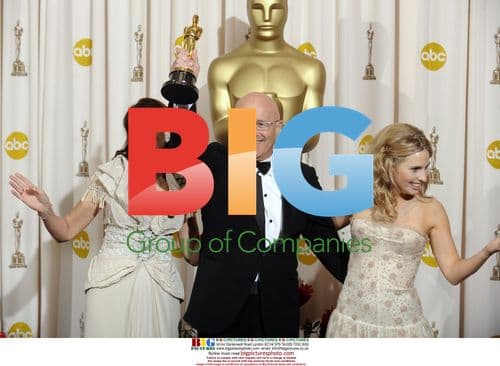 Heath Ledger's family accepts Oscar