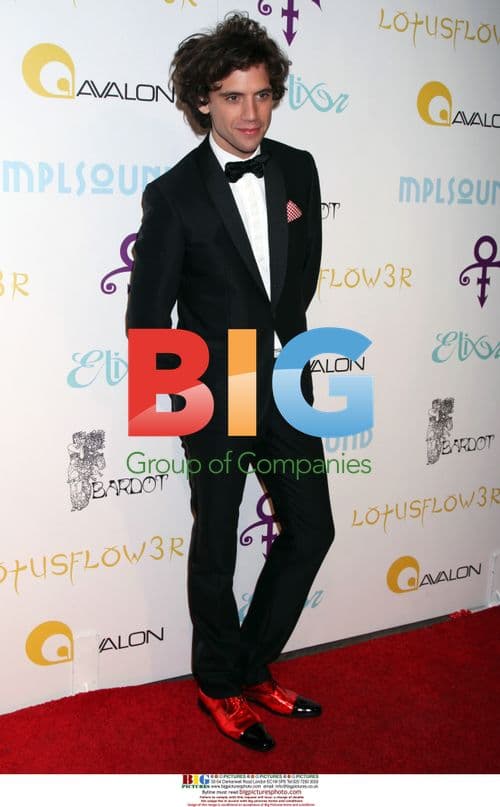 Mika arrives at Prince's Oscar After Party