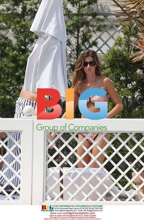 Gisele Bundchen Relaxes in Rio