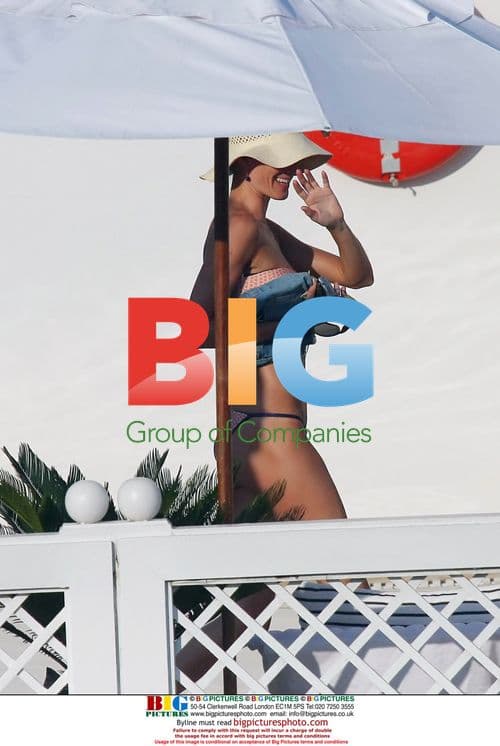 Gisele Bundchen Relaxes on Hotel Terrace in Rio