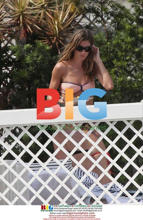 Gisele Bundchen Relaxes in Rio