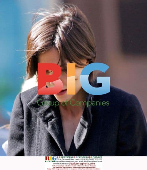 Katie Holmes on set of 'The Extra Man'