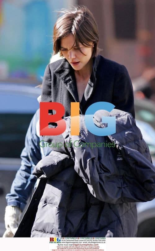 Katie Holmes on set of 'The Extra Man'