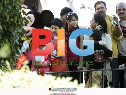 Slumdog Millionaire kids at Disneyland