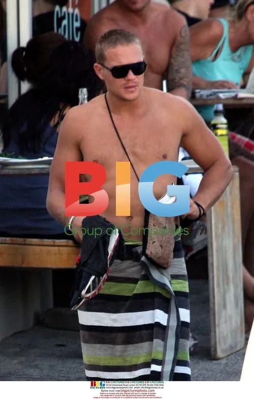 Conrad Coleby Enjoys Breakfast in North Bondi