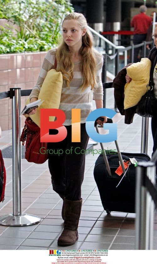 Amanda Seyfried Departs LAX