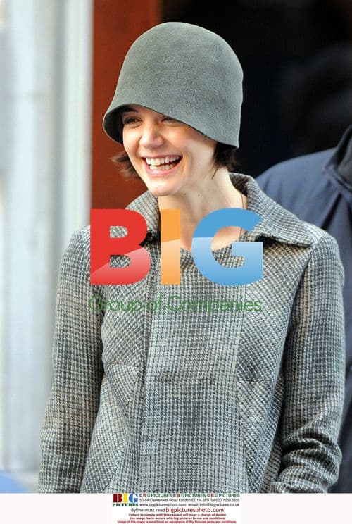 Katie Holmes on 'The Extra Man' set