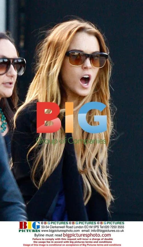 Lindsay Lohan Shocked by Paparazzi