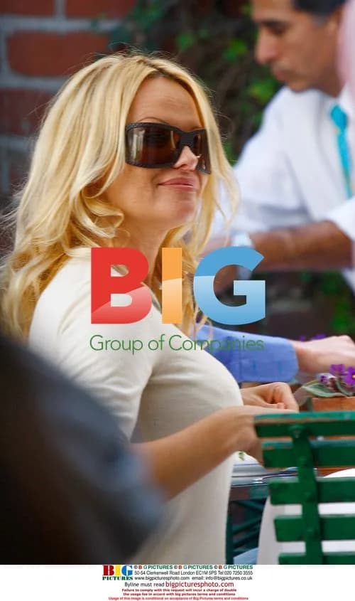 Pamela Anderson at The Ivy in Beverly Hills