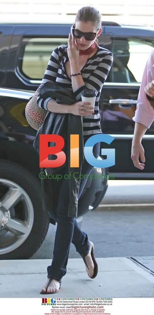 Anne Hathaway at Phoenix Airport