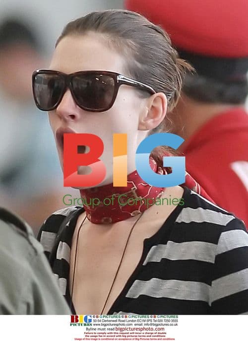 Anne Hathaway at Phoenix Airport