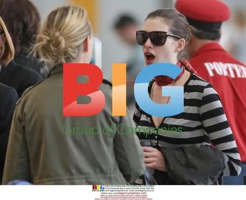 Anne Hathaway at Phoenix Airport