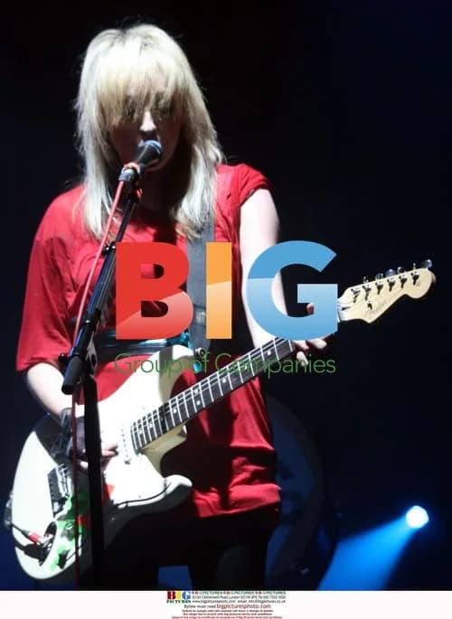 The Ting Tings Perform Sold-Out Show in Manchester