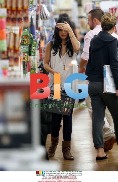 Vanessa Hudgens Shopping for Zac Efron