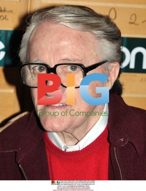 Robert Vaughn signs autobiography in Dublin