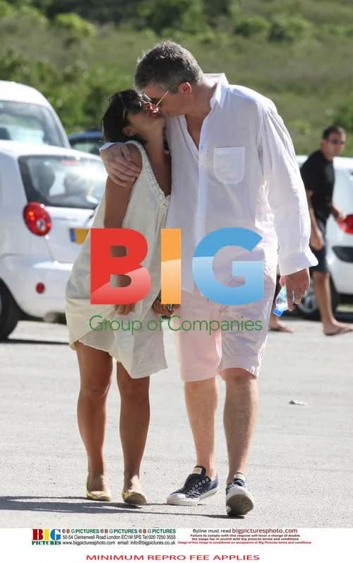 Lily Allen enjoys romantic break with Jay Jopling