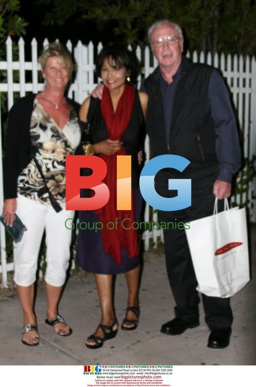 Michael Caine has dinner with family in Miami