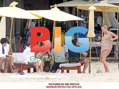 Kate Moss, Jamie Hince Relax in Thailand