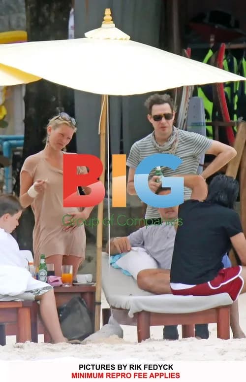 Kate Moss and Friends Relax in Thailand