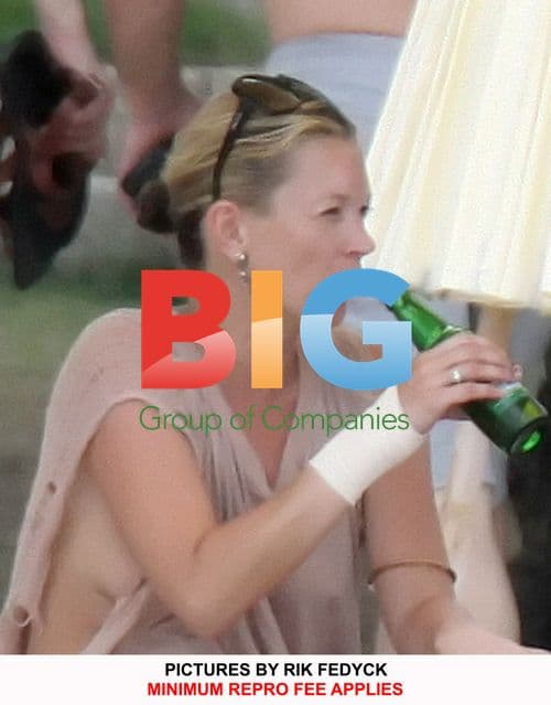 Kate Moss and Jamie Hince on Thai Vacation