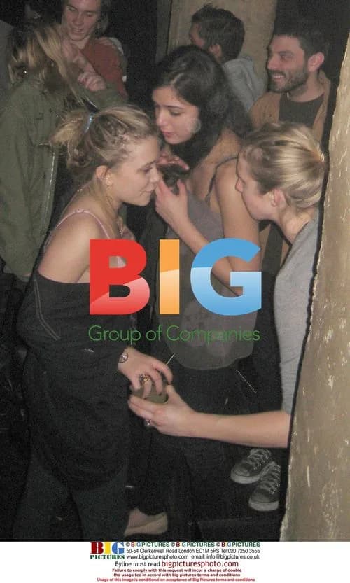 Olsen Twins Smoking at Nightclub