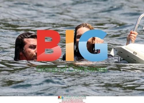 Elle Macpherson Water Skiing in Australia