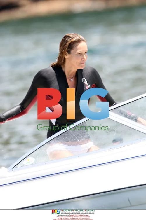 Elle Macpherson Water Skiing in Australia
