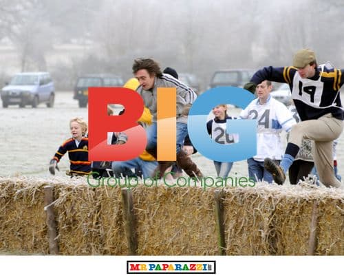 Richard Hammond Runs in Frosty Field Race