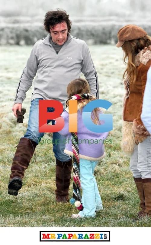 Richard Hammond Runs in Frosty Field Race