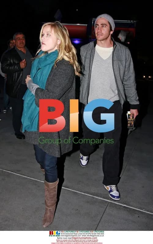 Reese Witherspoon and Jake Gylenhaal at Lakers game