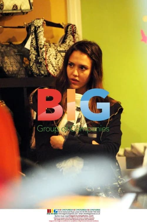 Jessica Alba and mom at sushi restaurant