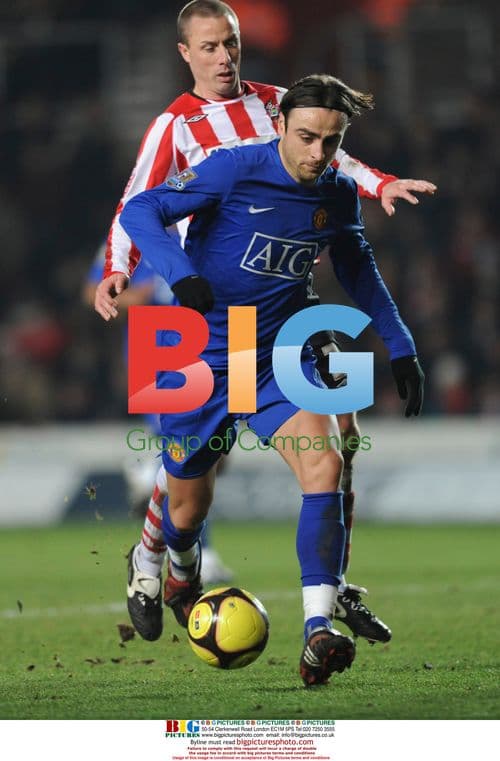 Dimitar Berbatov attacks Southampton goal