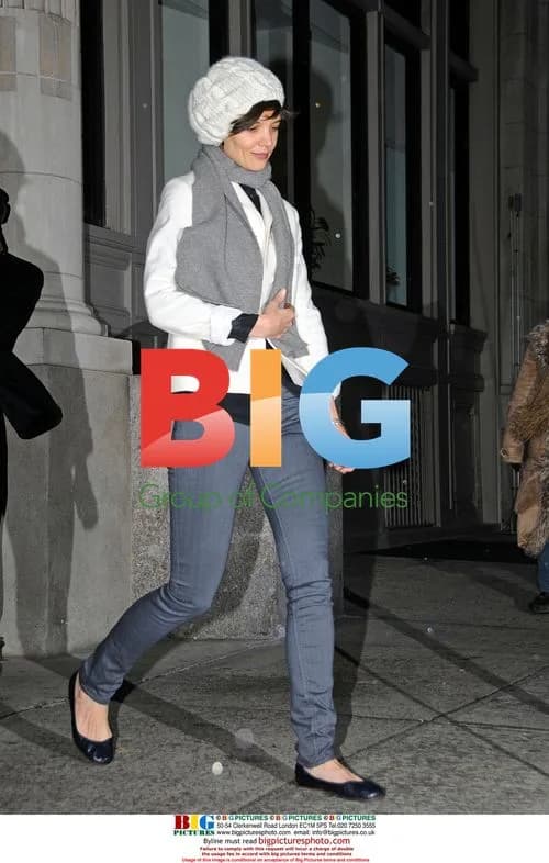 Katie Holmes Looks Stylish