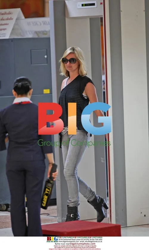Kate Moss and Jamie Hince at Phuket Airport