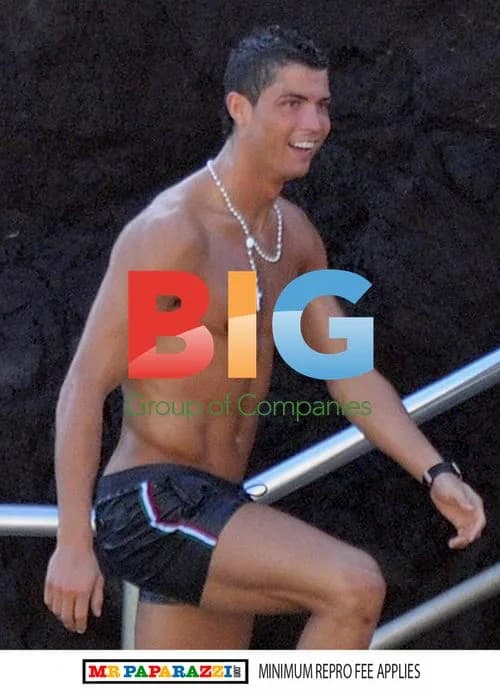 Ronaldo Relaxes with Family in Madeira