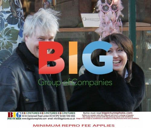 Jane McDonald and Ed Rothe enjoy romantic shopping day