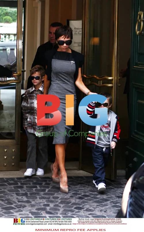 Victoria Beckham at Colosseum with kids
