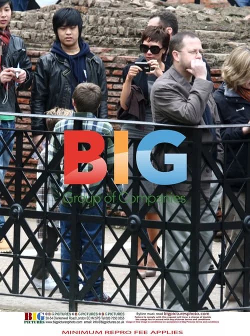 Victoria Beckham Visits Colosseum with Family