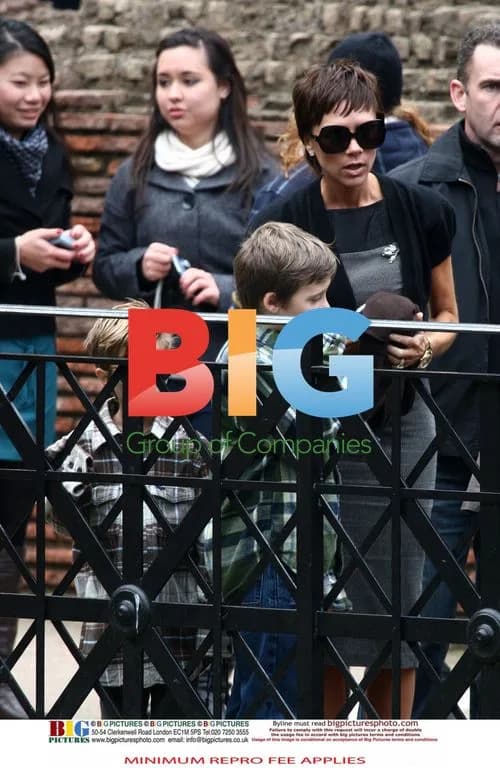 Victoria Beckham visits Colosseum with children