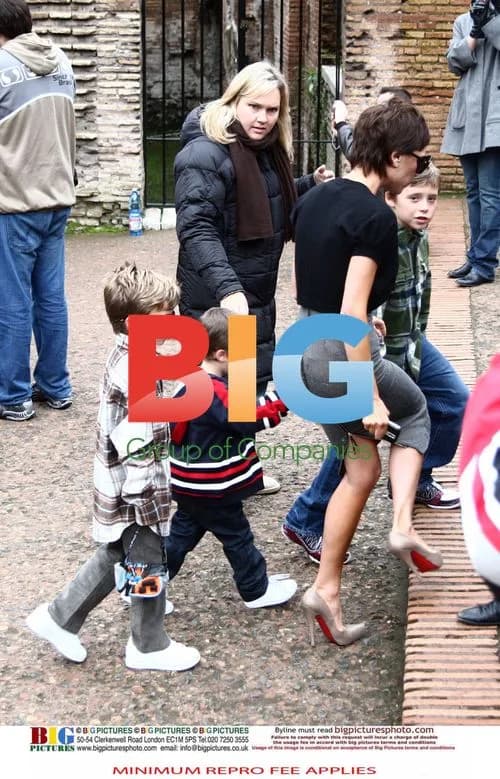 Victoria Beckham at the Colosseum with family