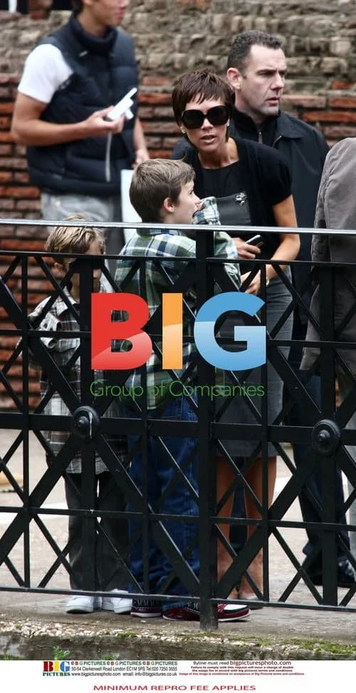 Victoria Beckham visits Colosseum with family