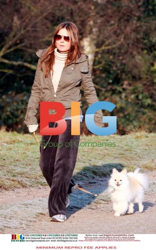 Geri Halliwell Goes for Early Walk