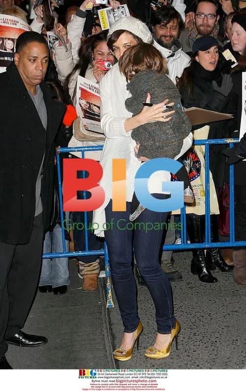 Katie Holmes and Suri Leave 'All My Sons'