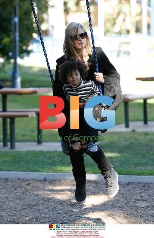 Heidi Klum and Seal with Kids in Park