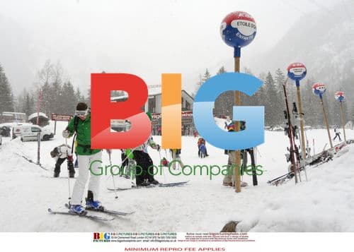 Kylie Minogue and Boyfriend in Ski Resort