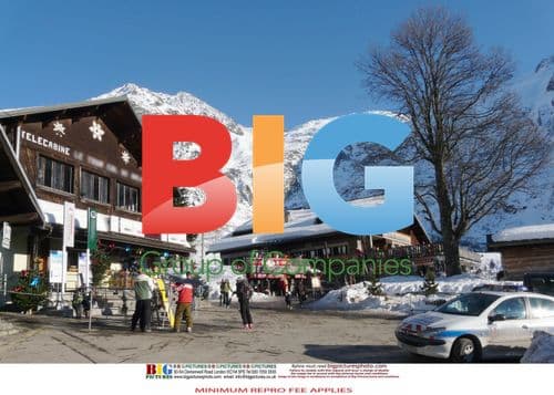 Kylie Minogue and Andres Velencoso in Alpes Ski Resort